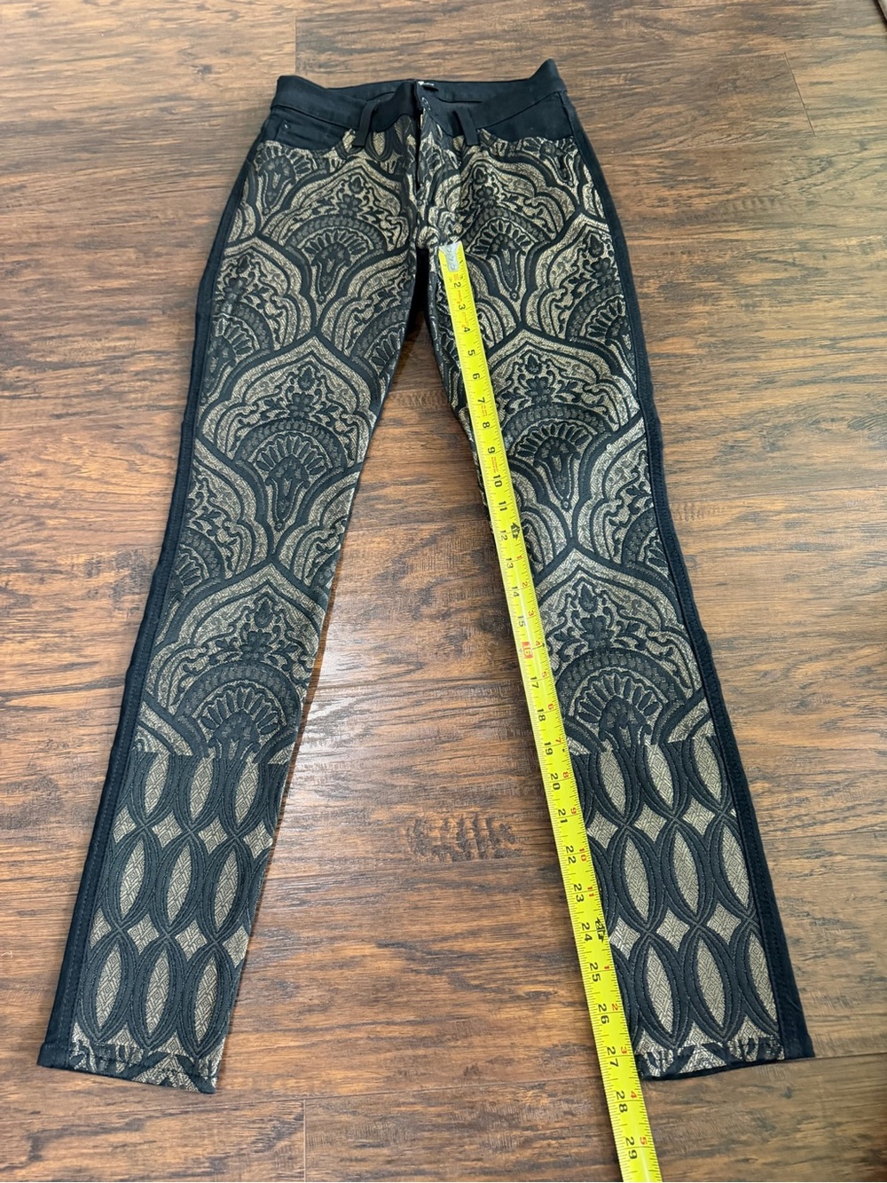 7 For All Mankind Women's Black & Gold Design Jeans Size 25 - Picture 10 of 10